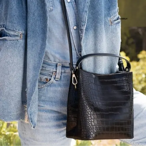 AOTA | Croc Embossed Top Handle Bucket Bag W/ Crossbody | $188 | NWT Black