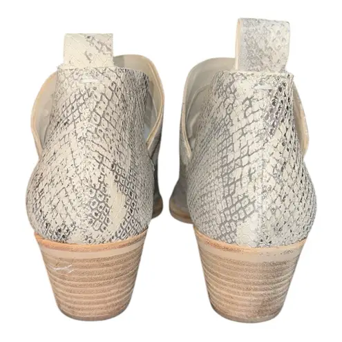 Dolce Vita Women's Sonni Snakeskin Ankle Bootie size 8 Gray