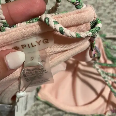 PilyQ NWT Bermuda Zen Halter Palm Swim Top- Size D Cup