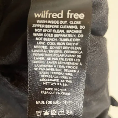 Wilfred Free Aritzia Black Cargo Pants Size 4 emo goth preppy basic old money