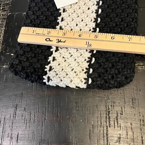 Laude the Label Mini Macramé Bag with Wooden Handles The Gabby Macrame Bag Black