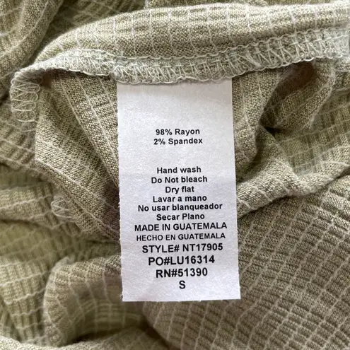 Lumière New Rolled Short Sleeve V-Neck Tee Olive Green