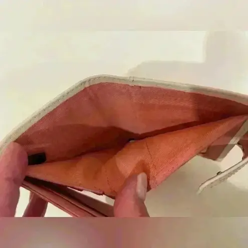 Fossil  Women’s 
Logan Mini Multifunction Leather White‎ Wallet