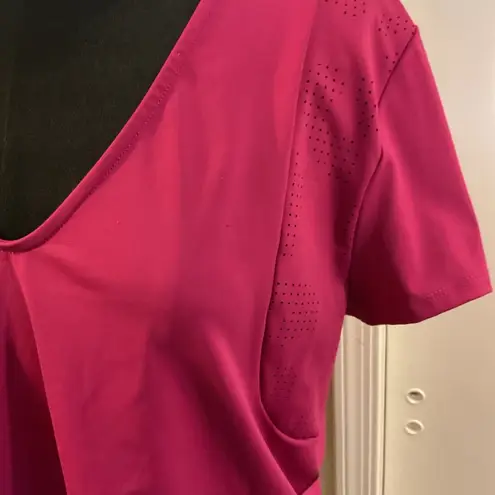 Sincerely Jules 2. Fuchsia Active V-Neck Shirt Short Sleeve Women’s Top Size L