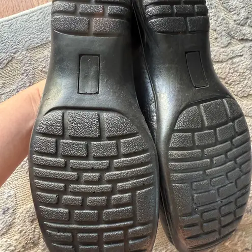 Easy Street | Black Slip on leather mules