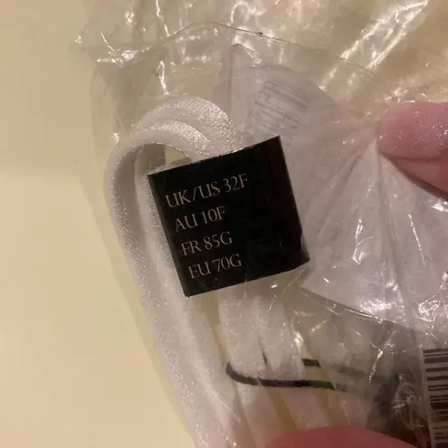 NWT Dita Von Teese Maestra White Lace Underwire Balconette Bra Size 32F