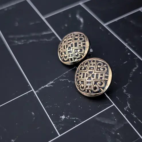 Vintage Clip On Earrings Elegant & Stylish