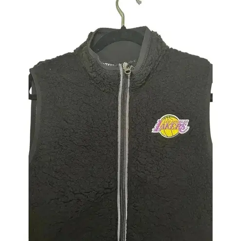 Antigua NWT Los Angeles Lakers Women’s Fuzzy Vest Black Size Medium