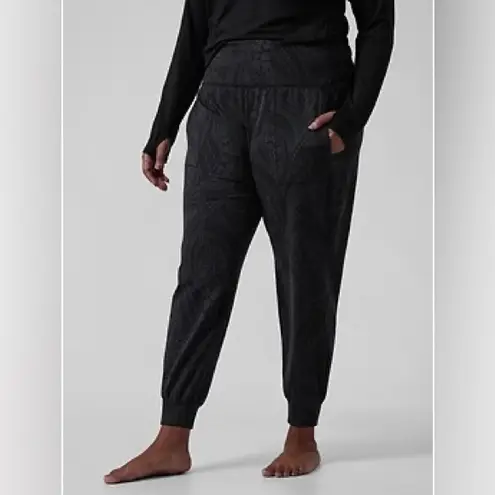Athleta SALUTATION TEXTURED JOGGER dreamweaver black size medium