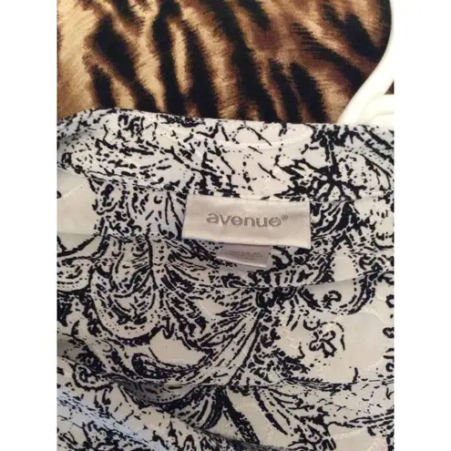 Avenue Plus Size 18/20 Black White Print blouse Womens