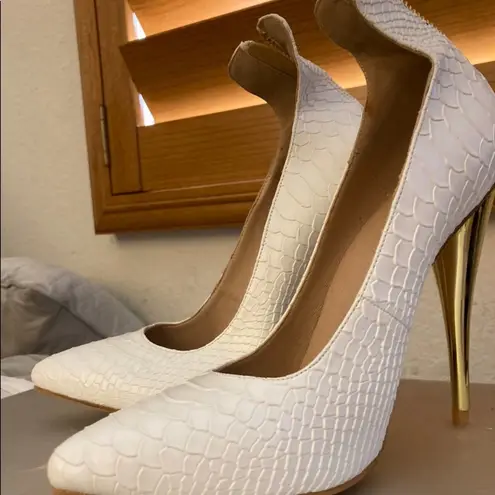 White Snake Embossed Pointed Toe Zipper Cone Heel Pumps Size 7.5