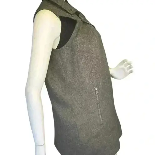 Banana Republic  Vest Gray, Wool, Zip Close Pockets Size M.  D45