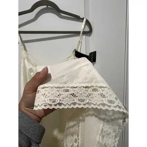 Vanity Fair Vintage 80s Nylon Full Slip Gown Lace Bodice Cream Sz 38 NWT