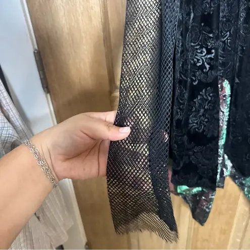 Spirit Women’s costume dark Black Velvet with lace size M