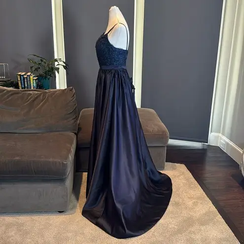 Women’s Blue Full Length Satin Lace Appliqué Party Prom Formal Dress Size 2 NWOT Blue