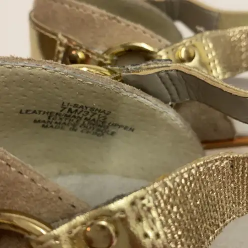 Lori Goldstein Collection Wedge Sandal w/ Ankle Strap size 7 A10 Tan