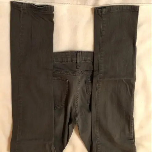 Arizona Jeans Low Rise Super Skinny Gray Jeans Size 5