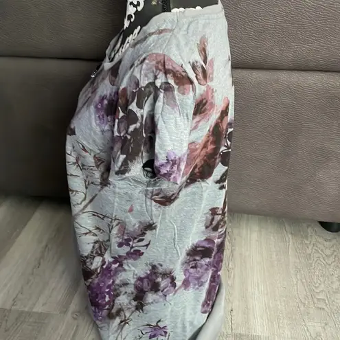 Simply Vera VERA WANG Gray Floral T-Shirt Size PM
