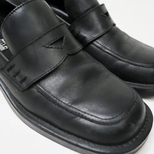 Vintage 90s Whitemt Black Leather Heeled Loafers