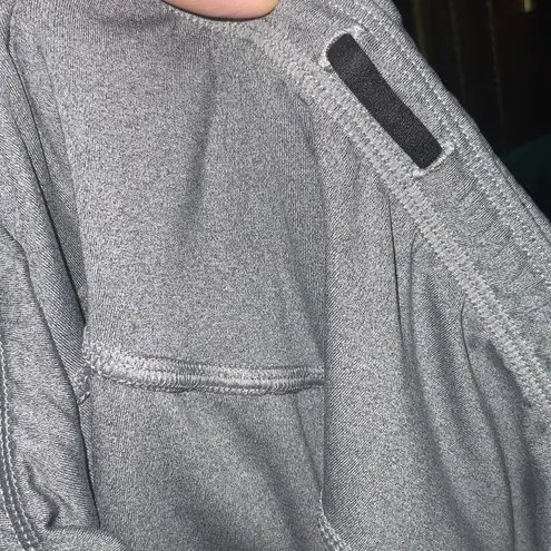 All In Motion High Rise Gray Capris Leggings With Pockets & Drawstring Waist M