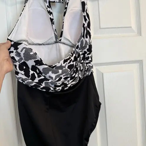 Magicsuit By Miraclesuit Sz 12 Black & White Zooloo Yves Halter One