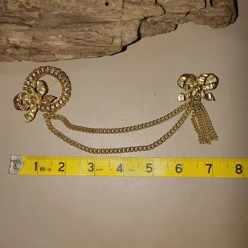 Swag Brooch Yellow Gold Tone Bow Chain Pin Set Ornate Tassel Dangle Detailing