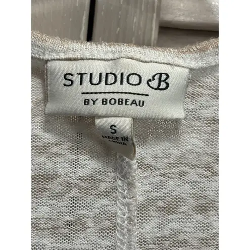 Studio B Beige/White Striped Short Sleeve Buttons V Neck Size Small High/Low Tan