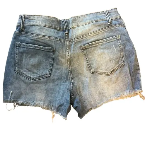 Time & Tru  Women's Distressed Jean Cutoff Shorts. Mid/High Waist, EUC, Size 8