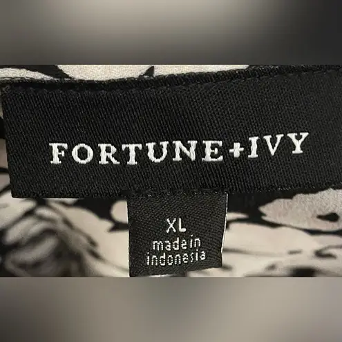 Fortune + Ivy - Chic Monochrome Floral Women's Blouse Size XL