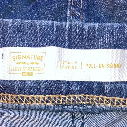 Signature by Levi Strauss Denim Women's Shaping Pull