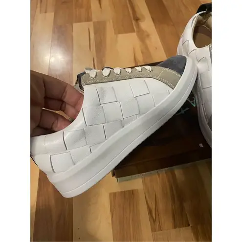 Diba True Yuliana Black White Leather Sneaker Size 8.5 New With Box