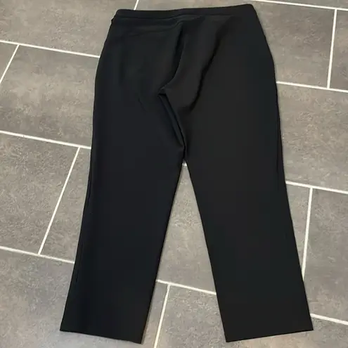 Lululemon  On The Move Pant *28" size 12
Black