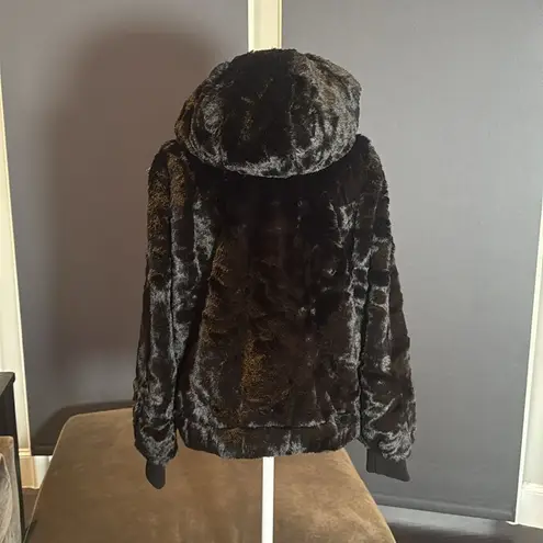 Women’s Black Super Soft Faux Fur Hooded Short Jacket Full Zip Size S NWT