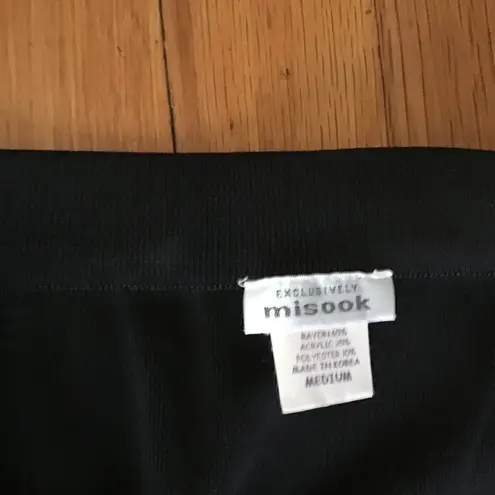EXCLUSIVELY MISOOK BLACK RAYON/ACRYLIC SKIRT. M Size M