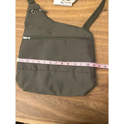 Travelon Anti-Theft Crossbody Bag Adjustable Strap Multiple Pockets Olive Green