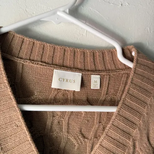 Cyrus Women's Cable Knit V Neck Button Front Cropped Cardigan Sweater Size M