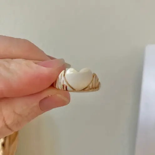 White Carved Heart Shell Beachy Ring “Eritrea” Bohemian Tropical Hawaii Neutral Jewelry