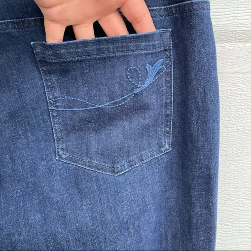 Soft Surroundings Women’s Jeans Blue Denim Straight Leg Embroidered Pockets 16