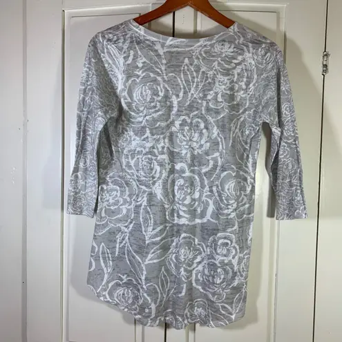 Whimsy Rose Gray White Floral T Shirt Small Clean Girl USA Soft Loungewear