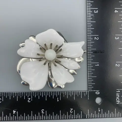 Magic Vtg Sarah Coventry New Summer Brooch Clip Earring Set Silver Tone White