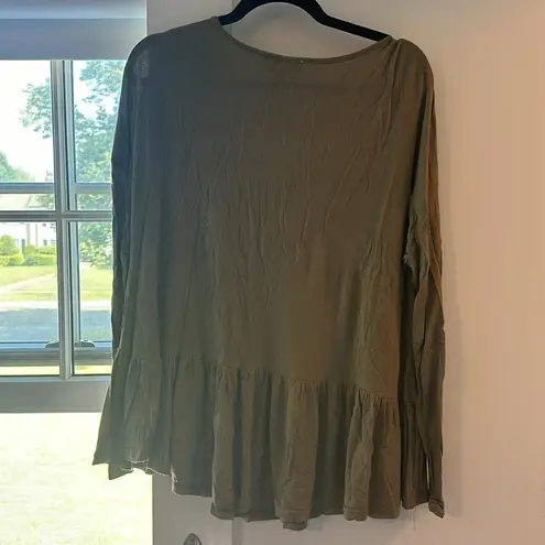 Listicle  green long sleeves top super flowy