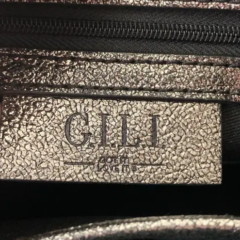 GILIA Got It Love It Crossbody Black Silver Gray Leather Purse Zip Women’s