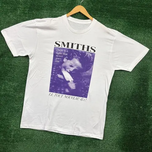 The Smiths There Is a Light That Never Goes Out Rock Band T-Shirt Extra Large