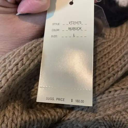 Vertigo NWT Women’s Cozy Long Sleeve Faux Fur Collar Sweater Size Large