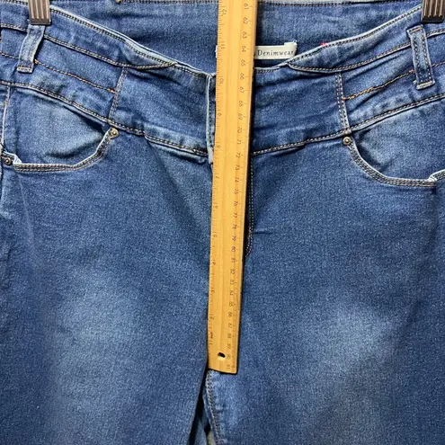 UWD Denimwear High Rise Jeans Skinny Leg Triple Button Dark Wash Women's Size 15 Blue