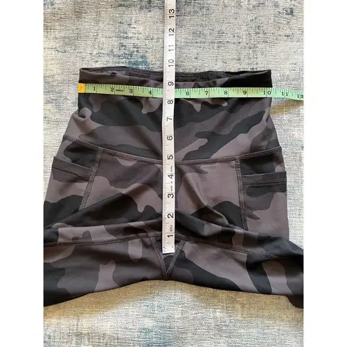 Old Navy  Active Black Gray Camo Camouflage Athletic Leggings w Pockets XS Petite