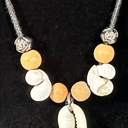 Flower Shell Necklace On Thin Rope Beach Hawaiian Bohemian Necklace 16” Tan