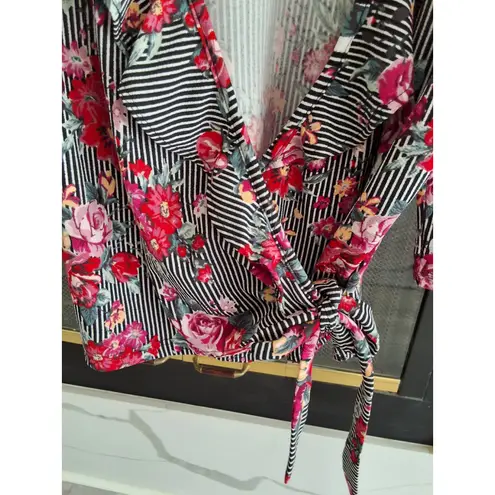 Hot Kiss Size 1X Womens Red Roses With Black & White Side Tie Ruffled Blouse