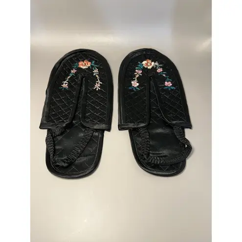 Handmade Vintage Hand Embroidered Slippers Womens Medium Satin Floral Quilted 70s Mules