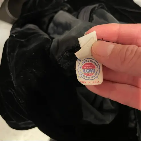 Oscar de la Renta Vintage 70’s-80’s velvet boatneck maxi ribbon waist maxi gown